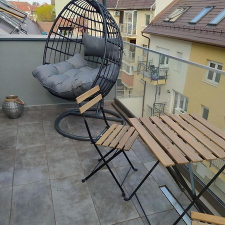 Modern Apartman Szeged Exterior foto